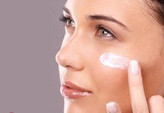 کرم ضد آفتاب ویشی spf50 بیرنگ سری capital soleil مدل velvety